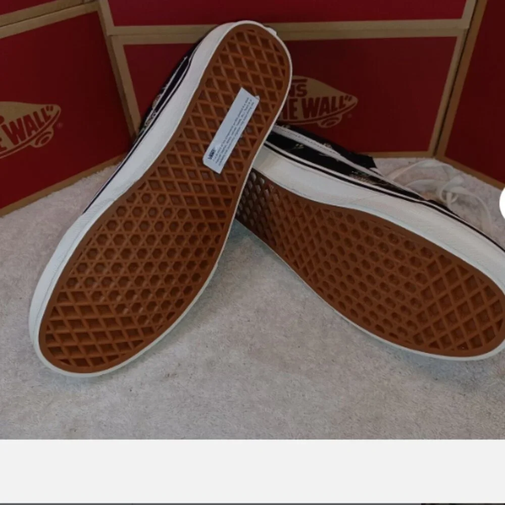Vans Men's 7.5/Women's 9 Old Skool Desert Snake Black/White Suede VN0A5KRFB02